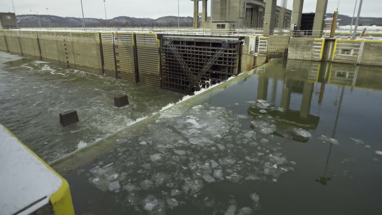 4K b-roll ice flushing through Markland Locks and Dam, Warsaw, Ky. Jan. 29, 2026