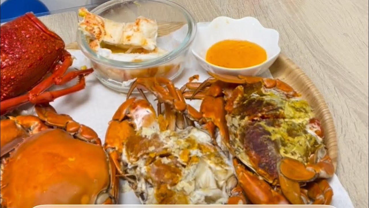 Cụ người Nhật Bản và chồng Trung Quốc lần đầu ăn cua Cà Mau và cái kết