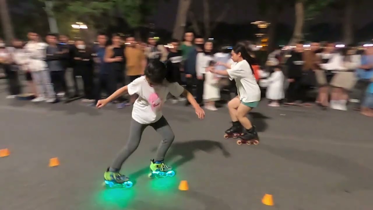Vietnam 2023 #07 - Noční život v Hanoji