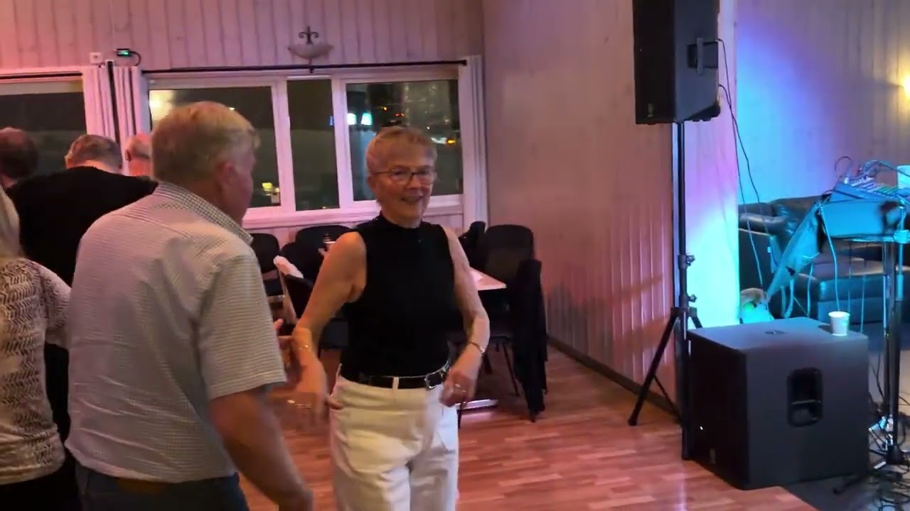 Det regnar mot mitt fönster m Hanne Mette på Tirsdagsdansen Leirsund 24 2