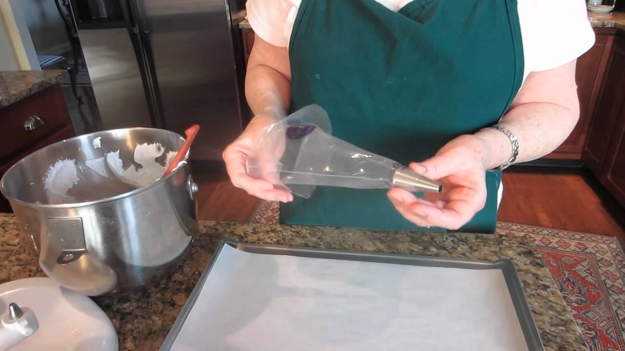 How to make Pavlovas (Mini Meringue cookies)