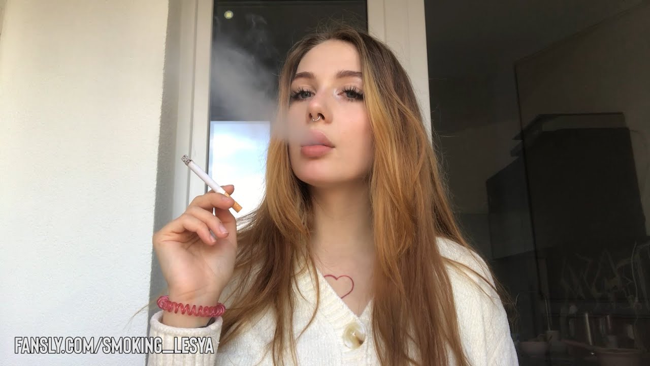 [FULL] Lesya is smoking Marlboro cigarette