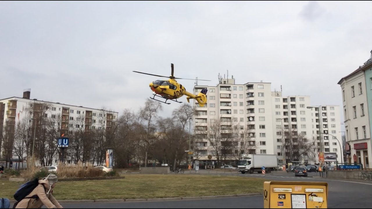 ADAC-Hubschrauber landet auf dem Moritzplatz