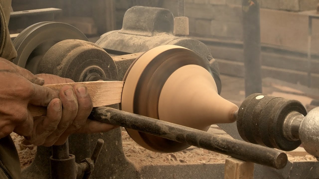 Trompos de madera! Así se hacen!