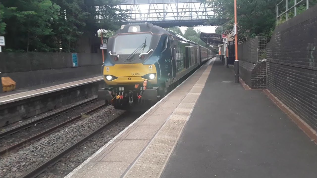 Trains at Smethwick Galton Bridge. SHL/WCML. 23/07/2025.
