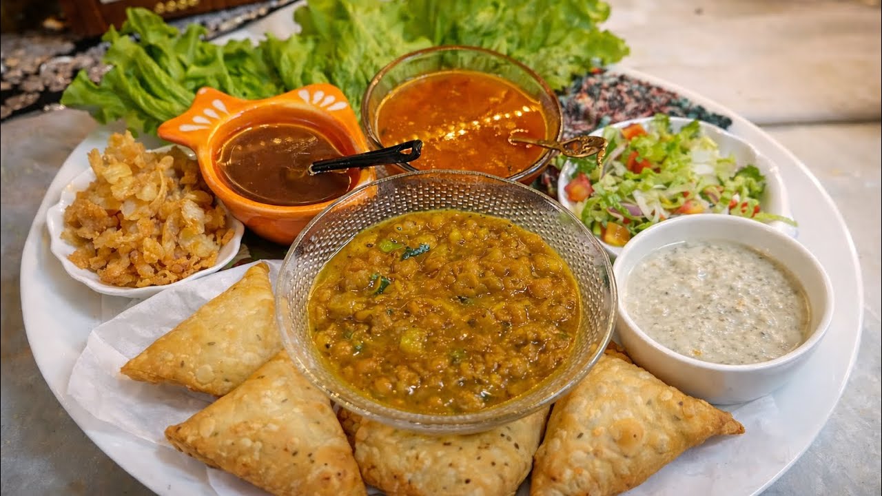 Channa Samosa ChanaSamosa#SamosaChaat#ChanaChaat#IftarRecipe#RamzanSpecial#PakistaniFood#StreetFood