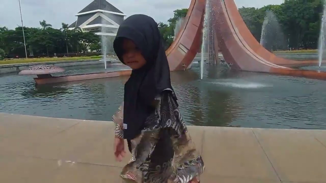 Muter-Muter Menara TMII