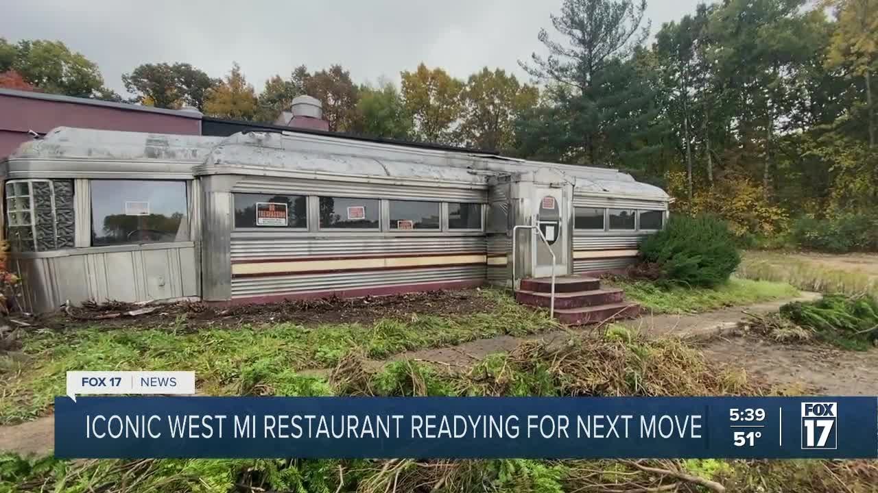 A quick picker upper for iconic Rosie's Diner sign near Rockford