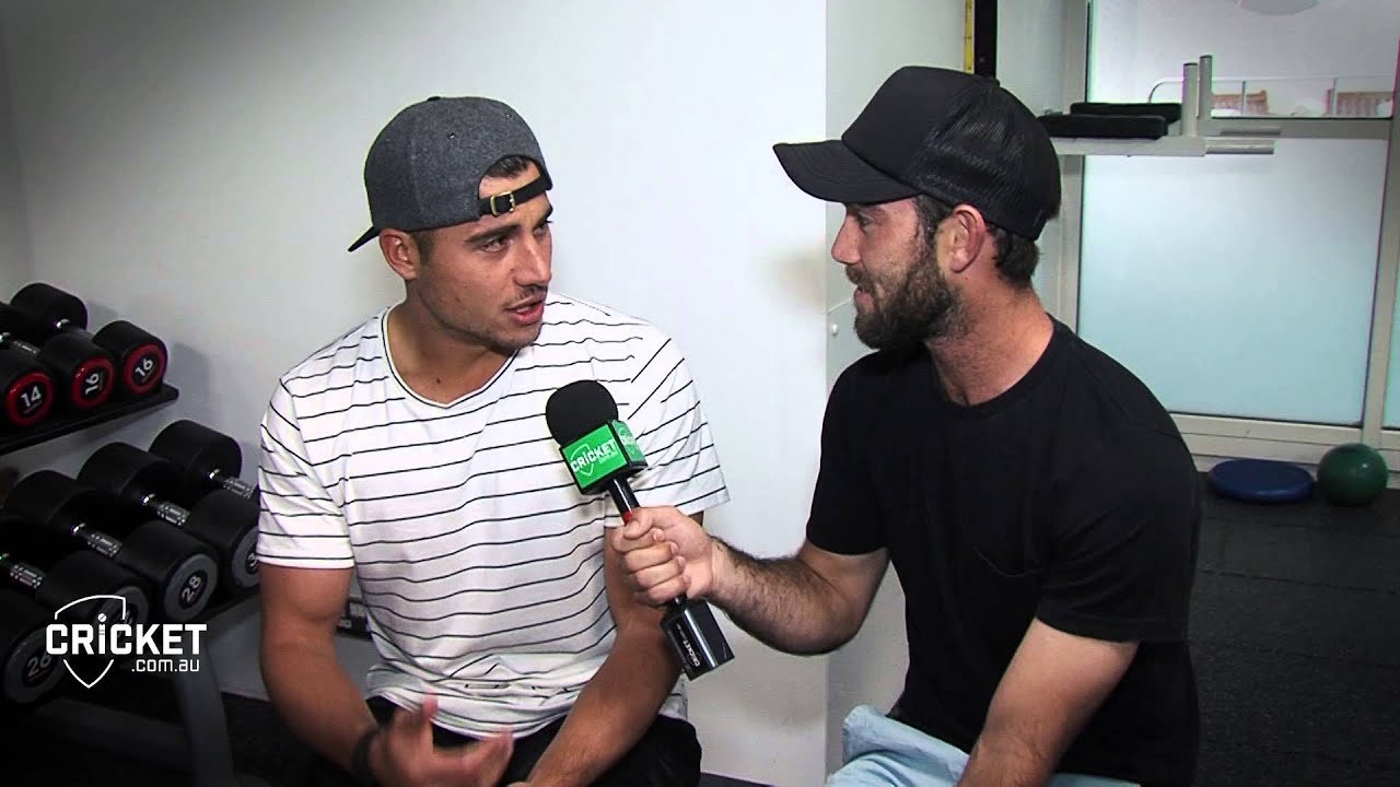 Maxi meets Marcus ahead of T20 debut