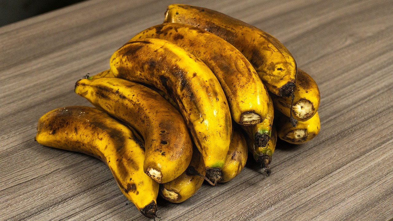 Antes De Botar Los Bananos Muy Maduros... ¡Haz Esto...!