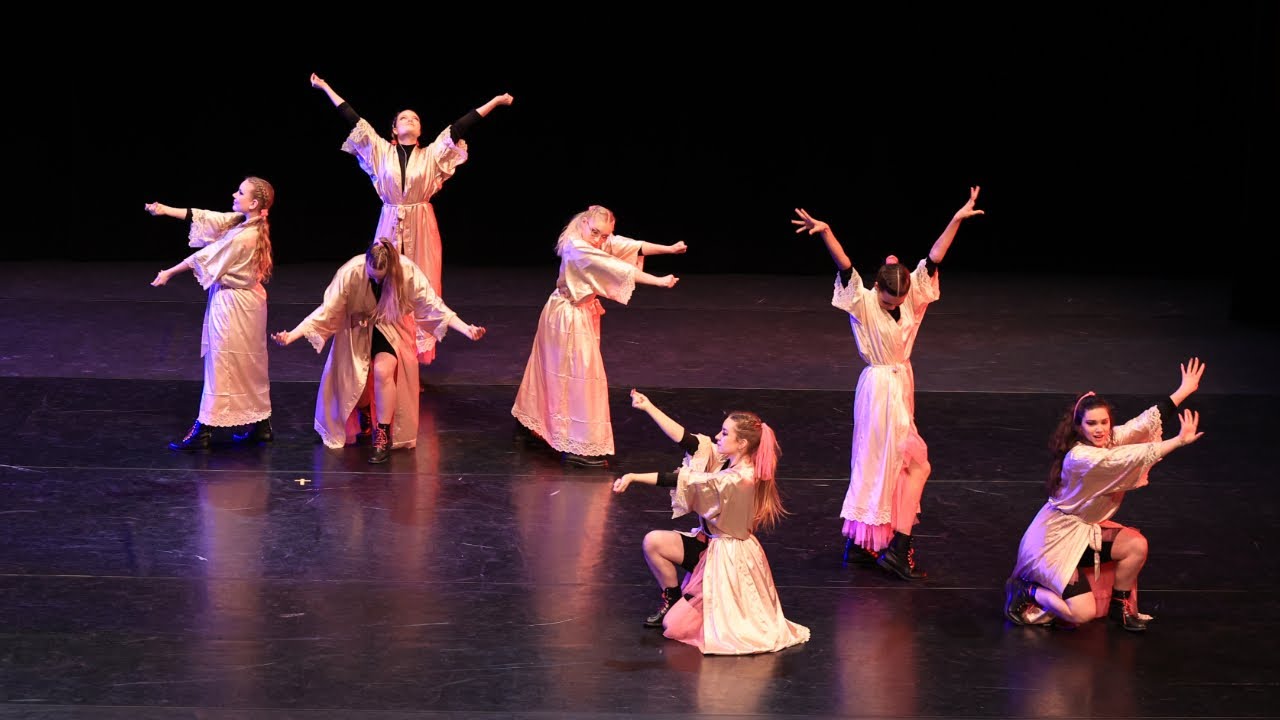 Commercial Dance Group 