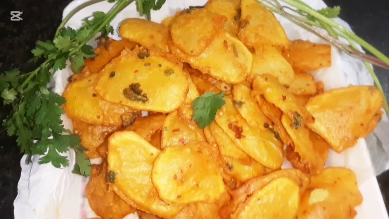 Barish ho ya chai time? Ye Crispy Aloo Pakora zaroor banao
