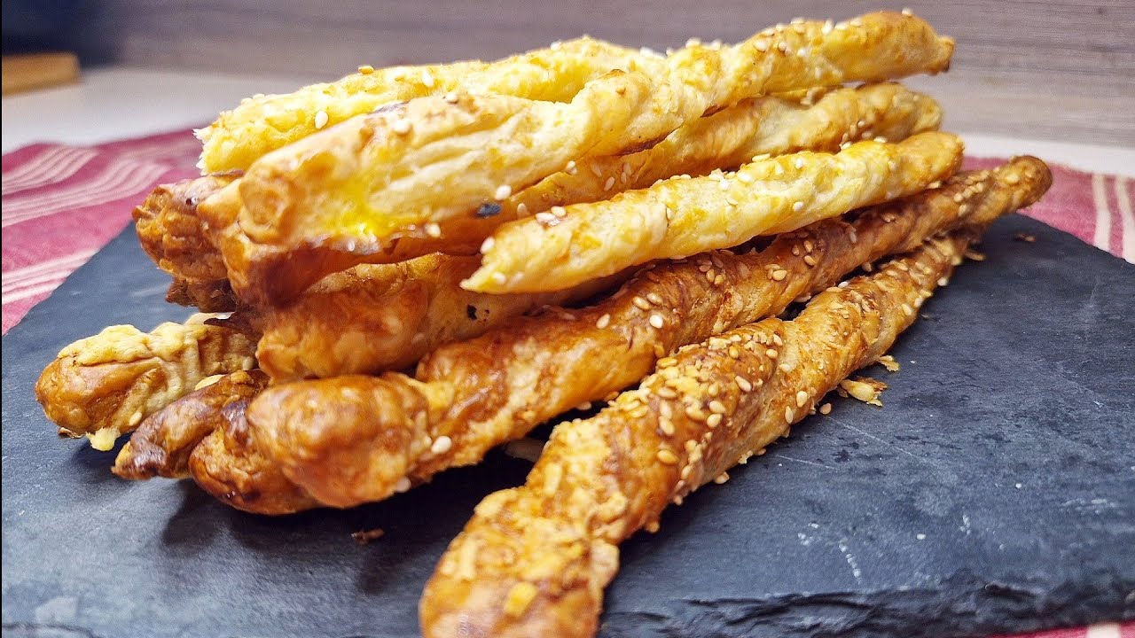 Κριτσίνια Σφολιάτας - Cheesy Puff Pastry Sticks