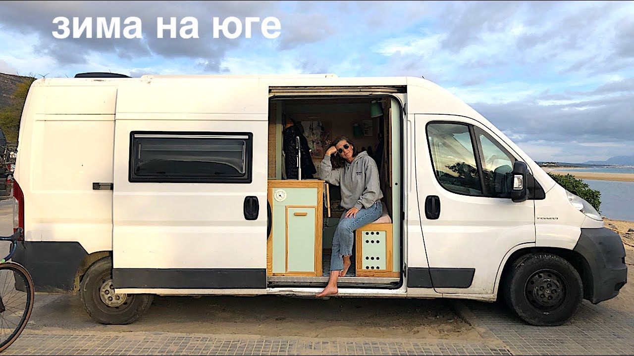 ДЕВУШКА ПОСТРОИЛА АВТОДОМ И ЖИВЕТ В НЁМ КРУГЛЫЙ ГОД