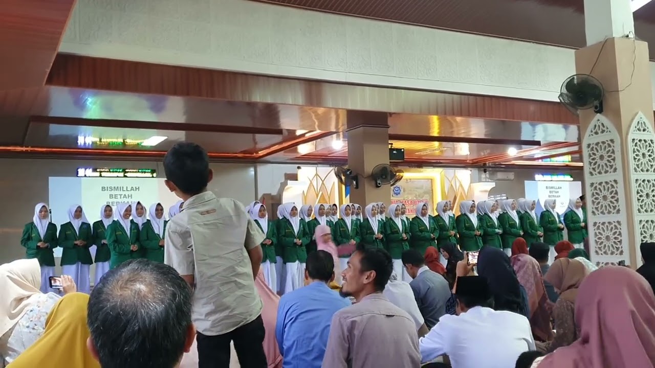 Lagu kerasan di pondok dr santri klas X MAN IC PEKALONGAN@
