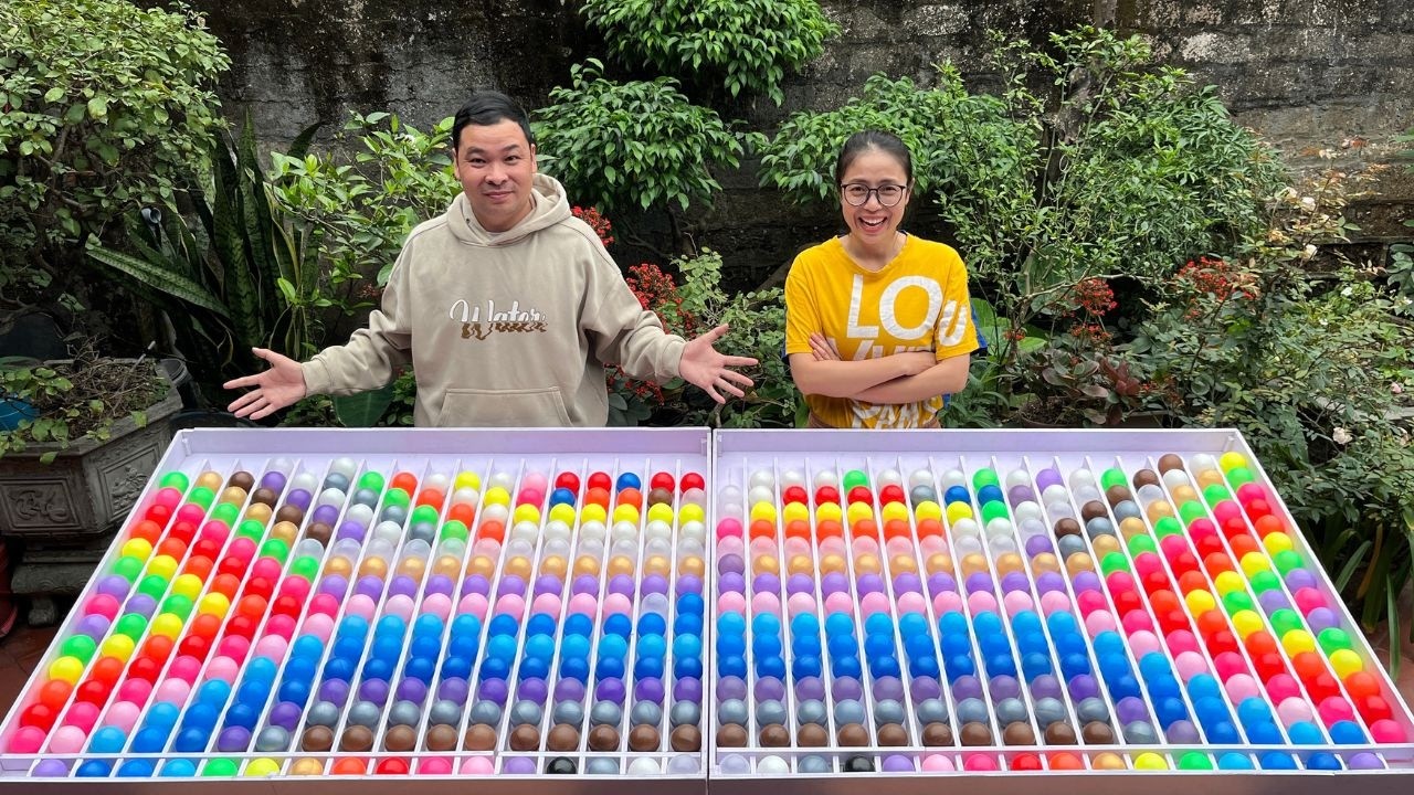 Satisfying color sorting game