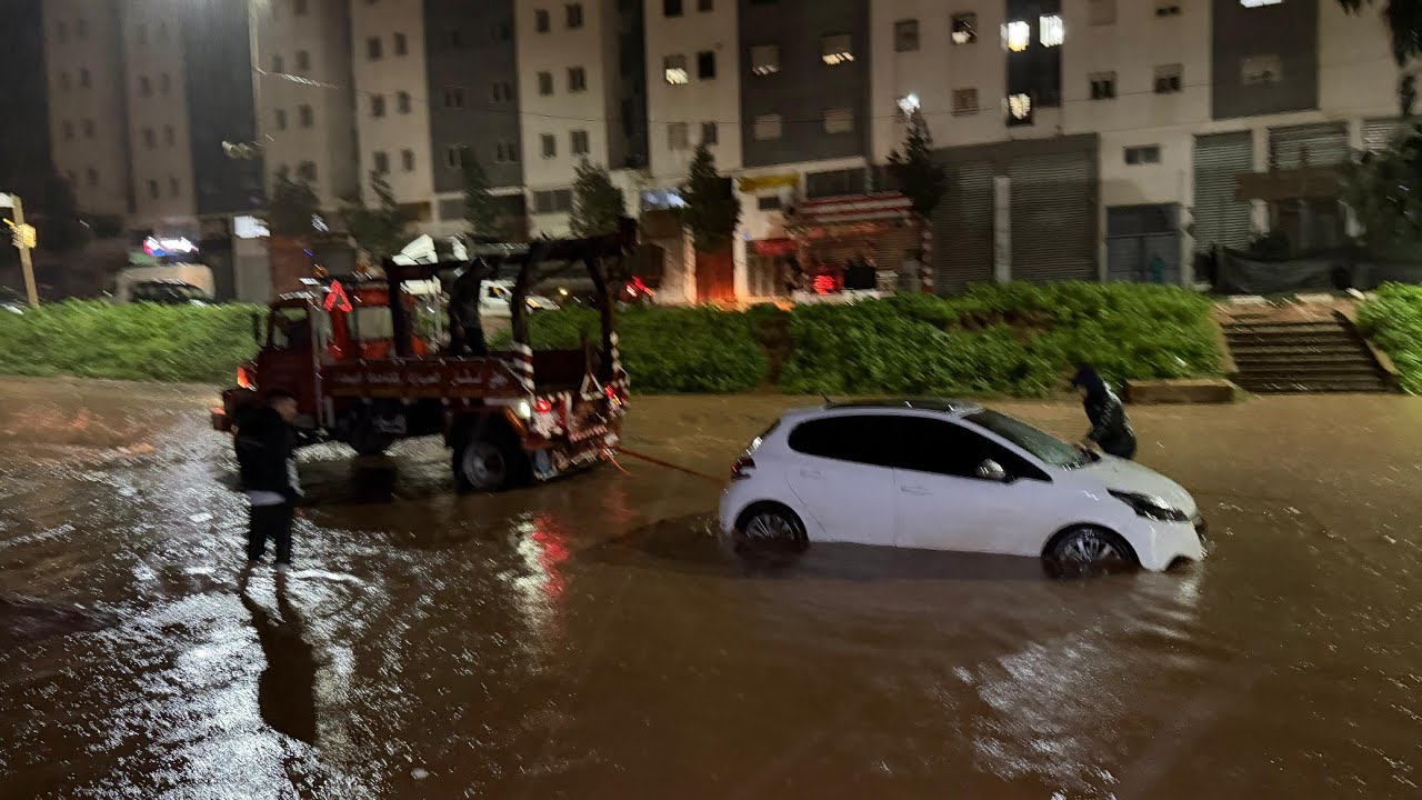 يا ربي السلامة ...فيضانات و الطونوبيلات غرقو الآن ...بجماعة الشلالات 