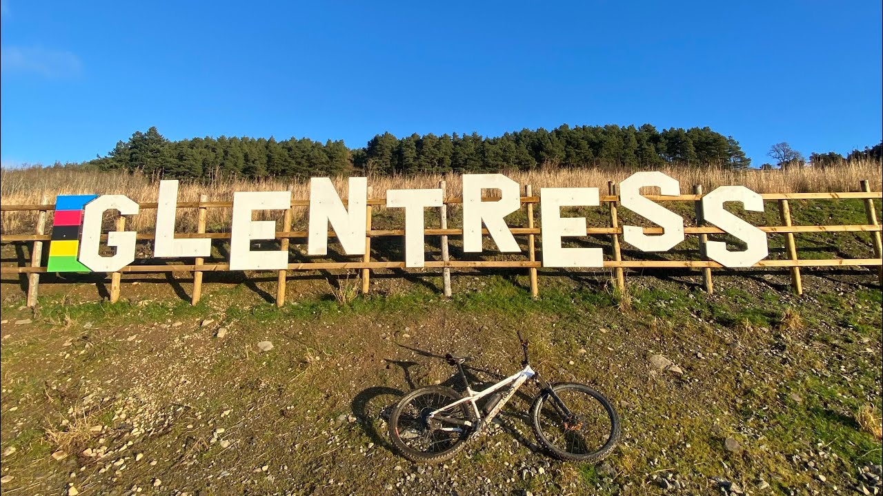 THE UKs BEST FLOW TRAIL🔥🔥 | TWITCHER at GLENTRESS