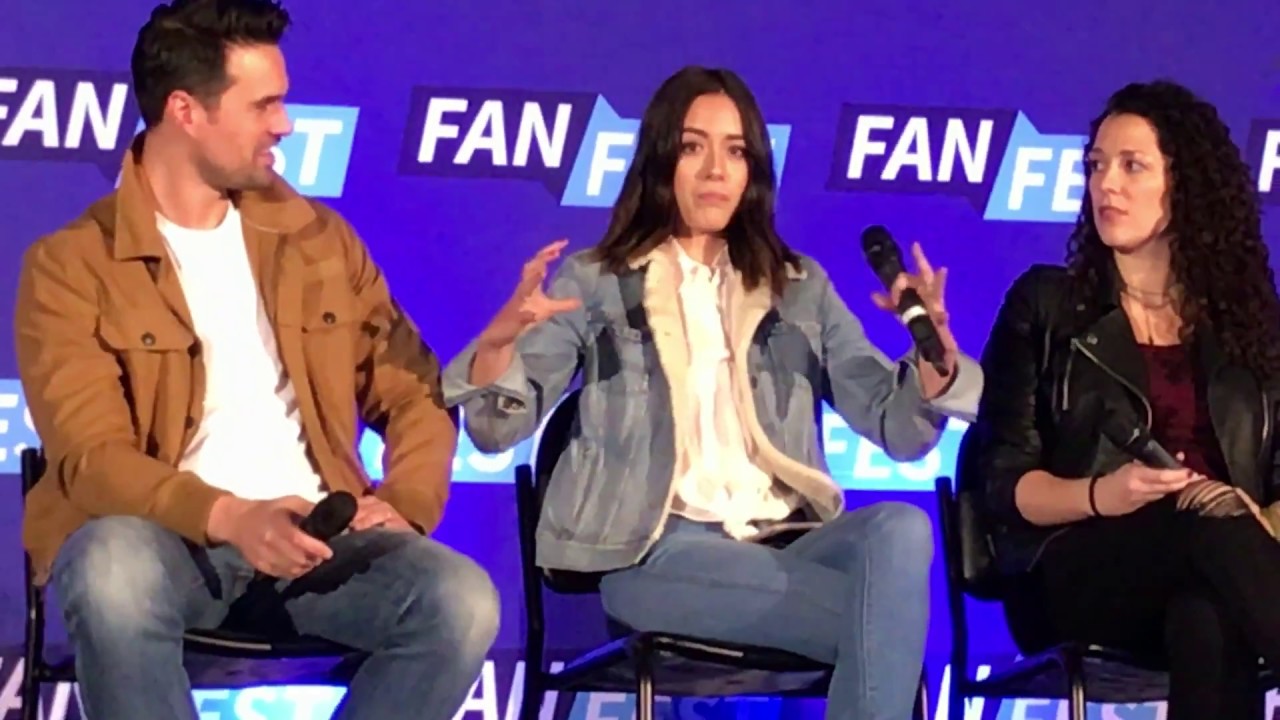 Brett Dalton & Chloe Bennet HVFF Chicago 2017