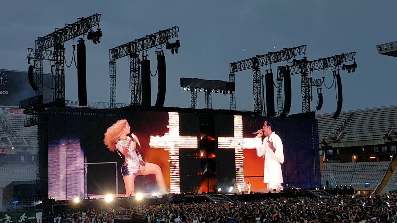 Beyonce and Jay Z perform 