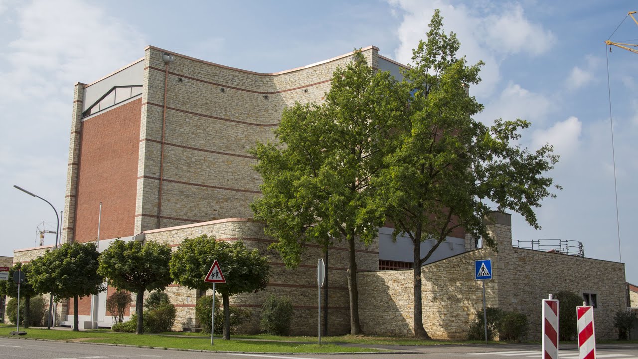 Im Portr&auml;t: 50 Jahre Heilig-Kreuz-Kirche in Wei&szlig;enburg