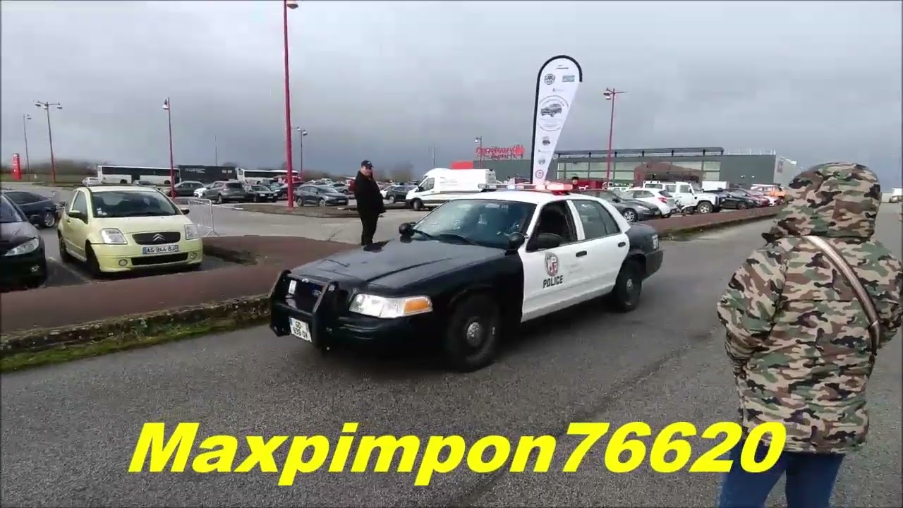 Arrivée voiture police USA
