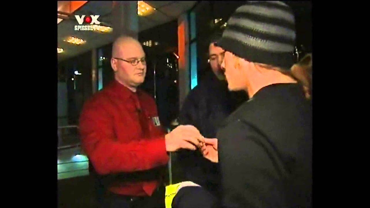 Spiegel TV . Reportage Türsteher Sergej . Diskothek MAD Eisenach . Action