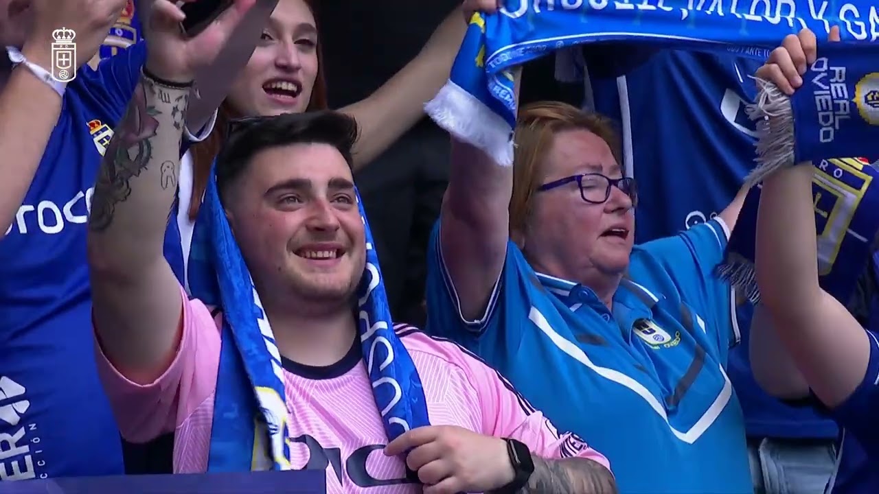Himno del Real Oviedo con la banda de gaitas Ciudad de Oviedo en el Carlos Tartiere