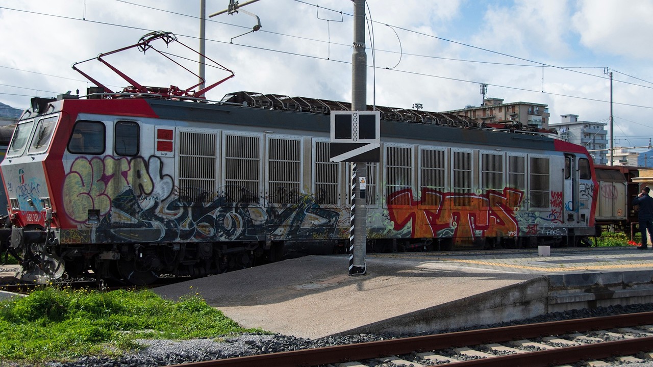 E652 131 in manovra al terminal di Palermo Brancaccio
