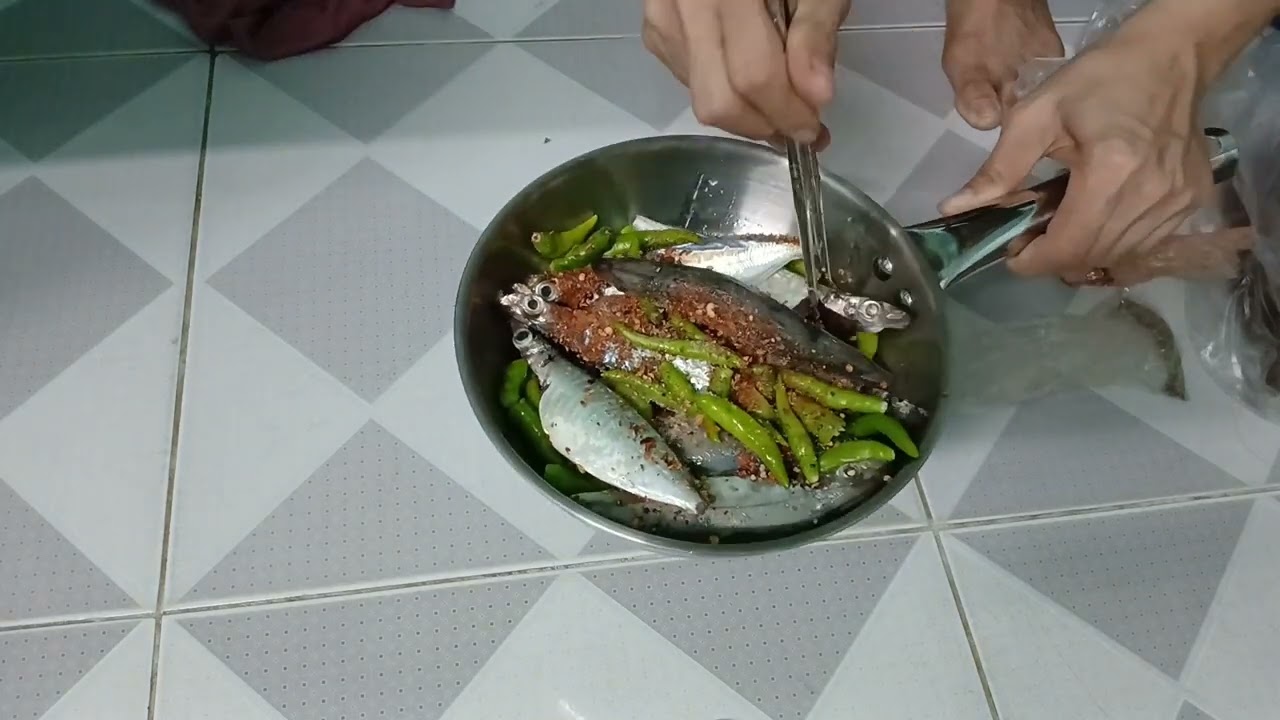 Cá kho ớt xanh cho bữa cơm buổi sáng.