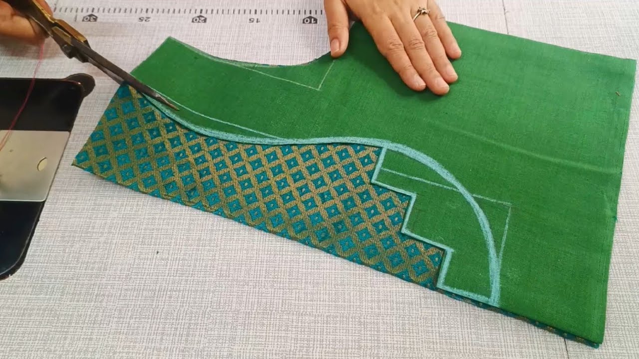 Simple and easy blouse back neck design || cutting and stitching back neck blouse design || blouse