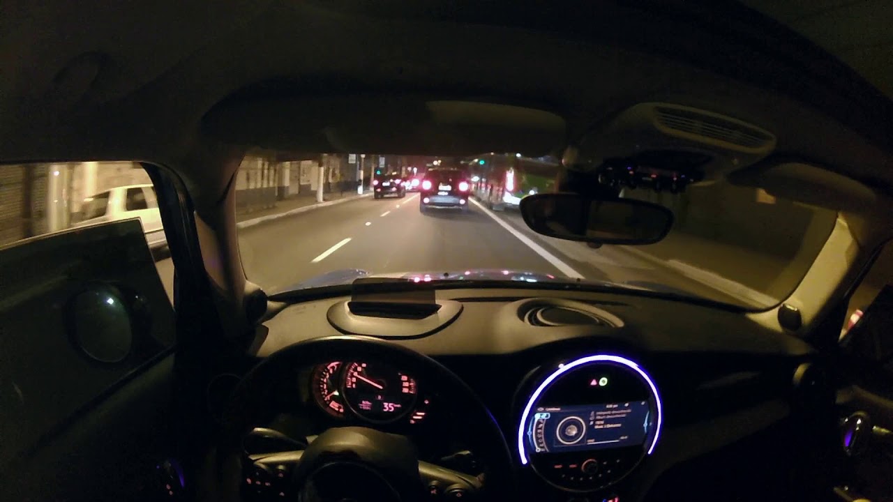 Rolê noturno de Mini Cooper S 2.0 Turbo com Stage 2 e quase 300 cv!