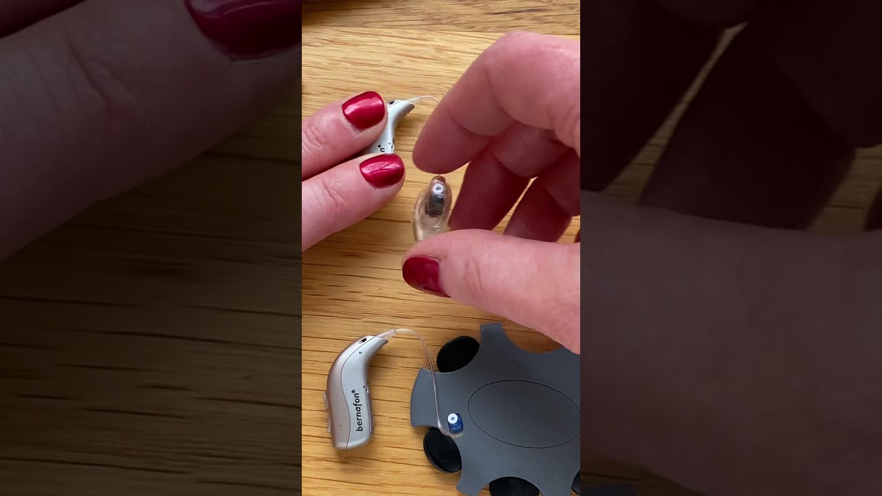 Change a wax filter on a hearing aid mould