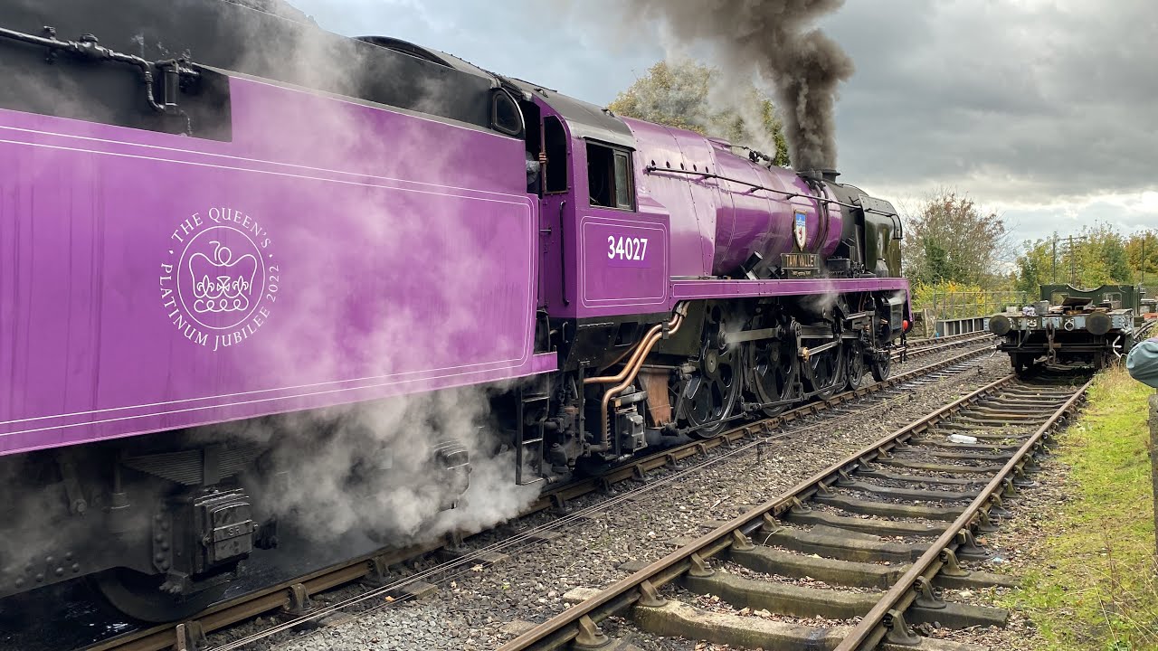 Taw Valley slips out of Bridgnorth - 29/10/22