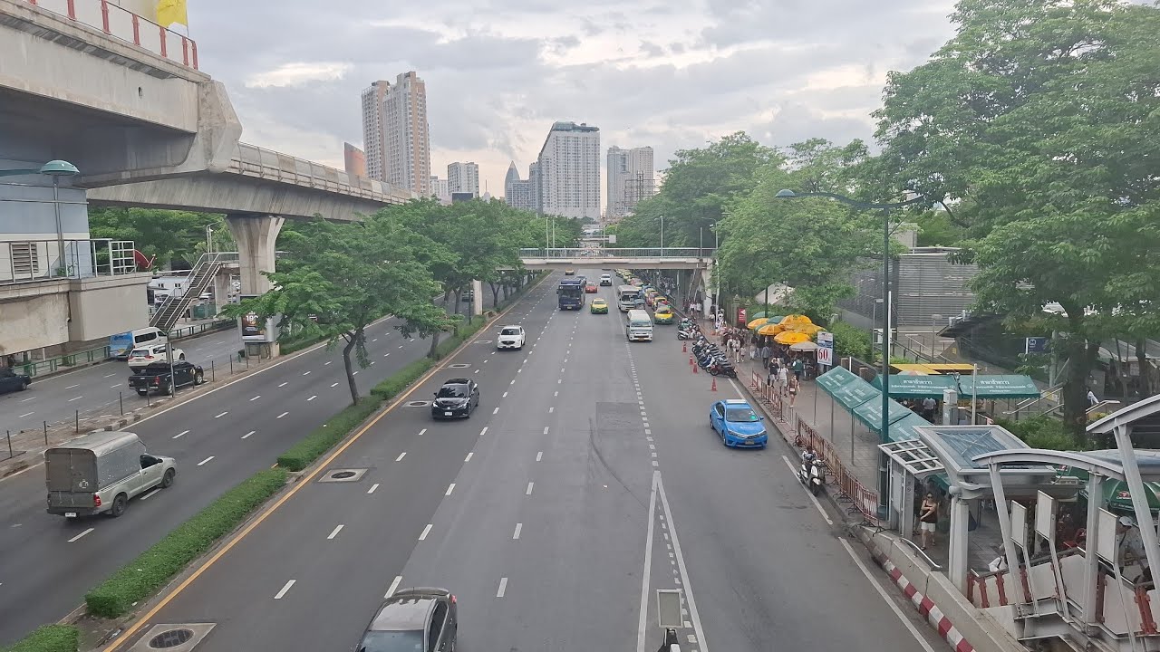 Chatuchak Park - Mochit Station, Bangkok, Thailand