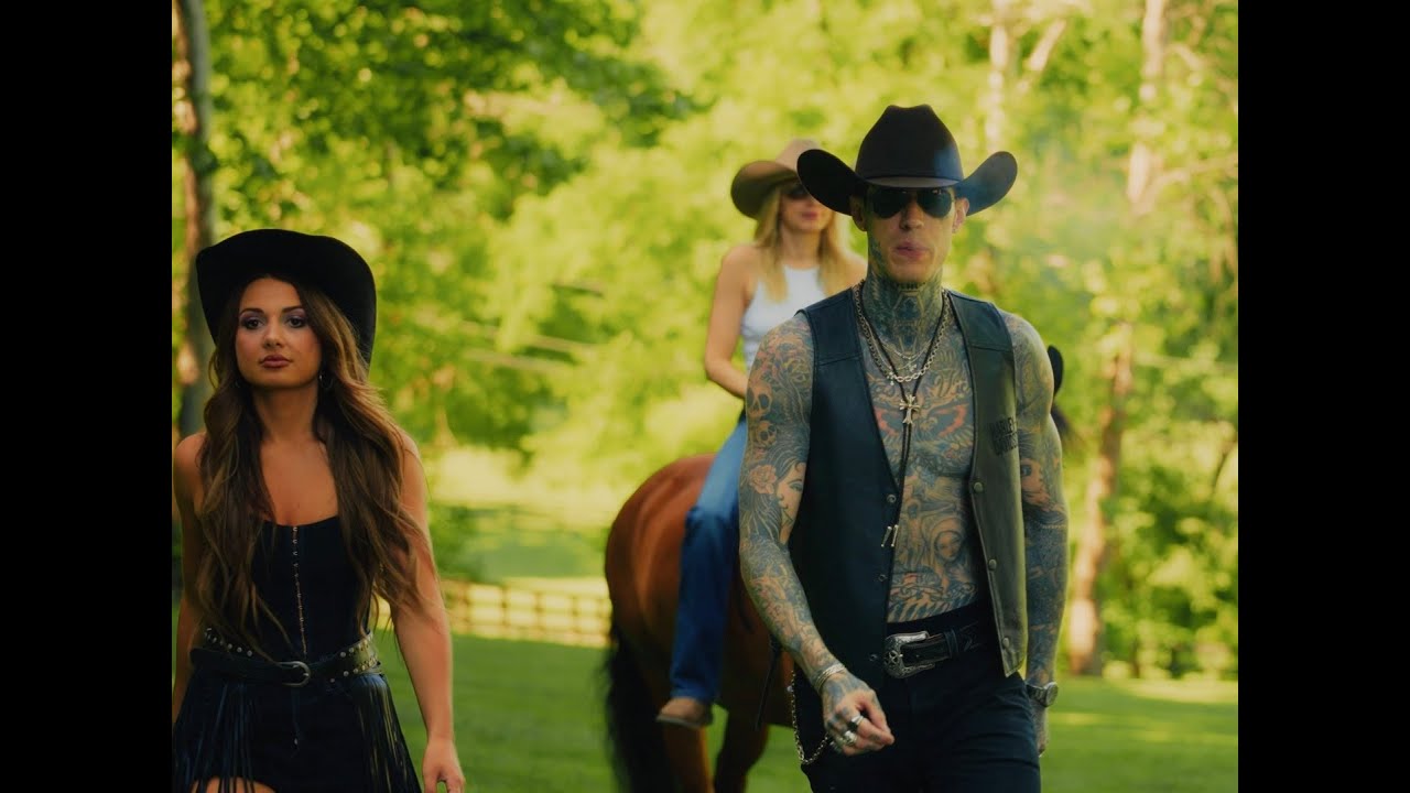 Trace Cyrus COWGIRL RIDE feat. Kaylee Rose MUSIC VIDEO