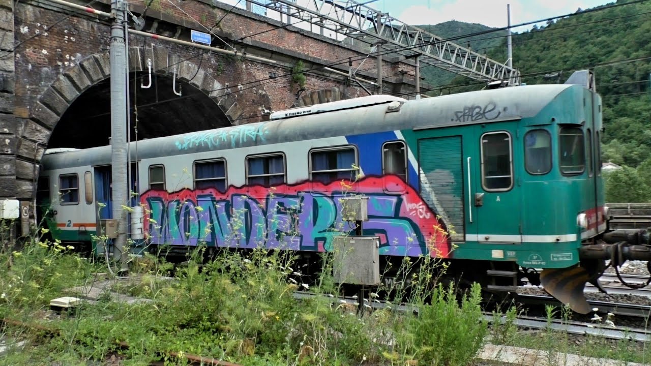 Mattinata di treni a Ronco Scrivia col demolendo!