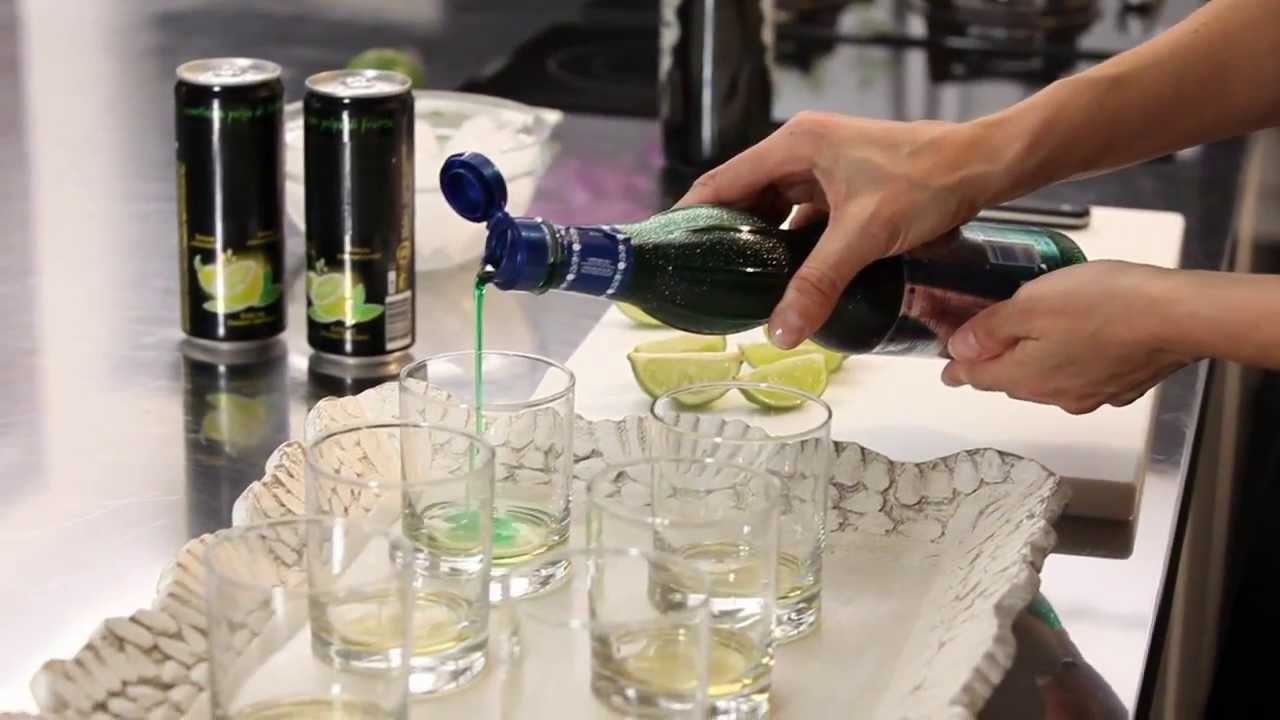 Csaba dalla Zorza | Cocktail Capogiro con Sciroppo Menta Fabbri