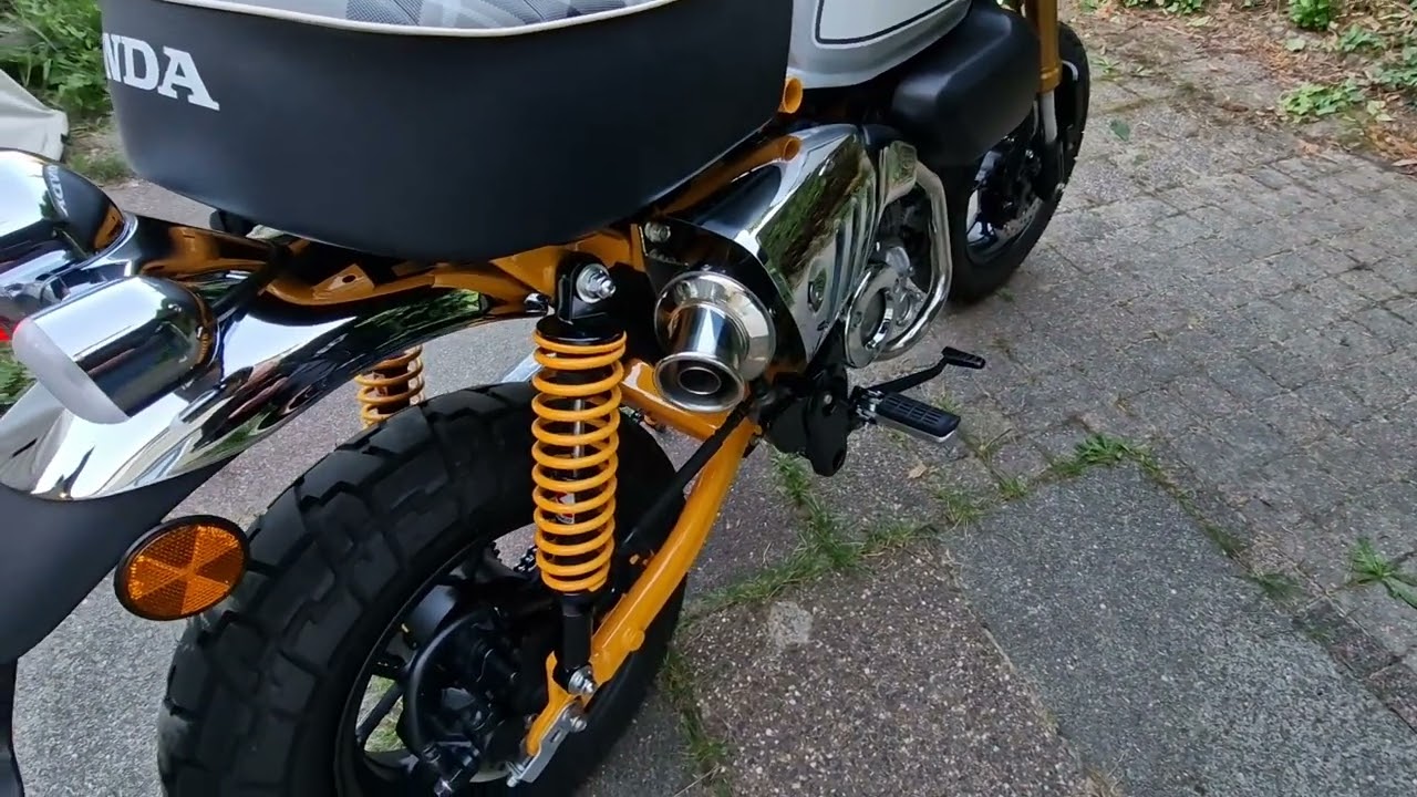 Honda Monkey 125cc Kitaco Up Classic Exhaust sound.