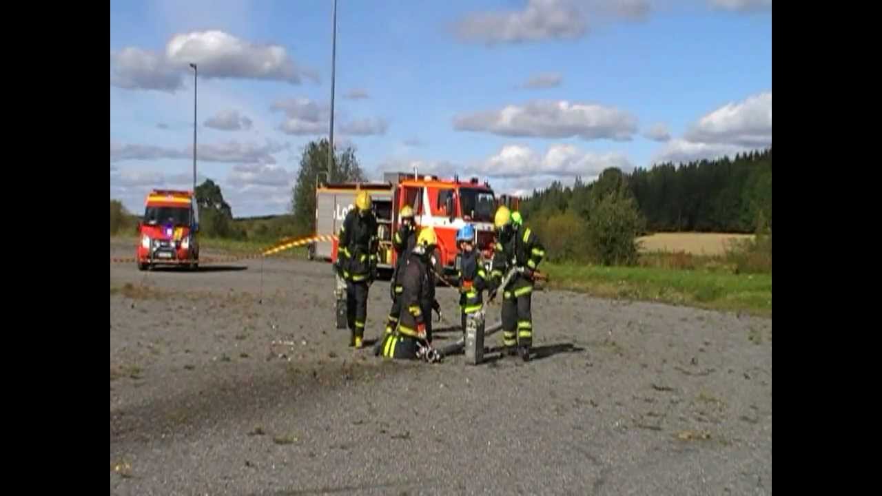 Metsämaan vpk:n nuoriso-osaston sammutusnäytös