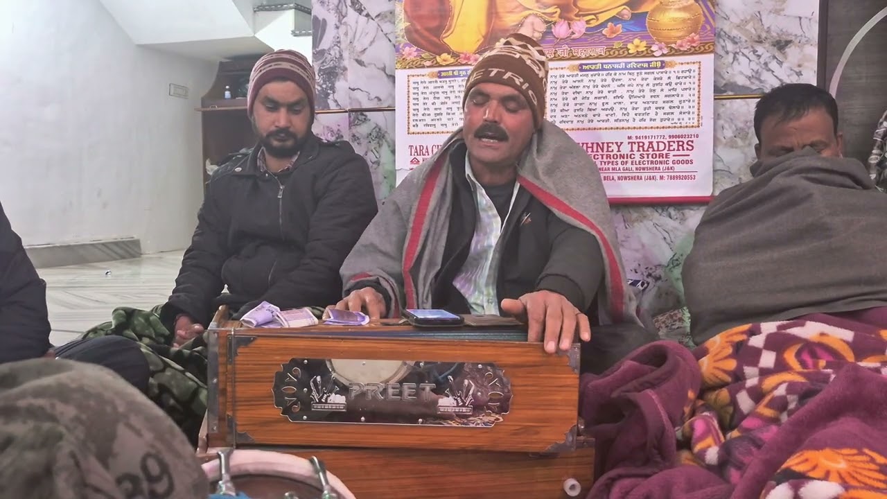 Maan mera khena nito pachtaye ga mitti k khilona mitti pe mil jaye ga  by chander  #gurbani urbani