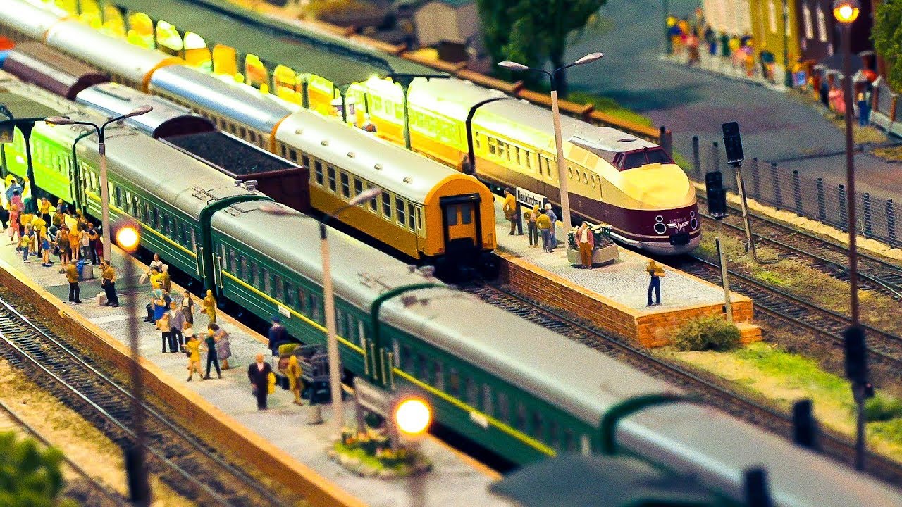 AMAZING MODEL RAILROAD RAILWAY SIZE HO SCALE 1:87*MODEL LOCOMOTIVES*MODEL TRAIN
