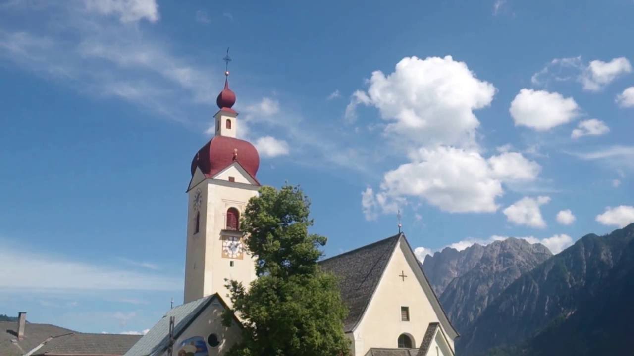 Assling (A), Pfarrkirche Hl. Dreifaltigkeit in Unterassling, Gel&auml;ute