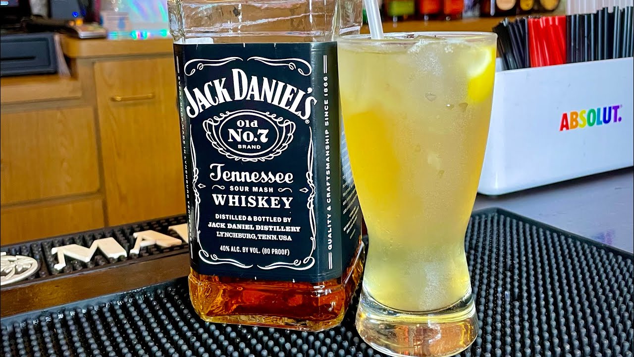 LYNCHBURG LEMONADE!! 🍋 A simple cocktail for my JACK DANIELS drinkers!