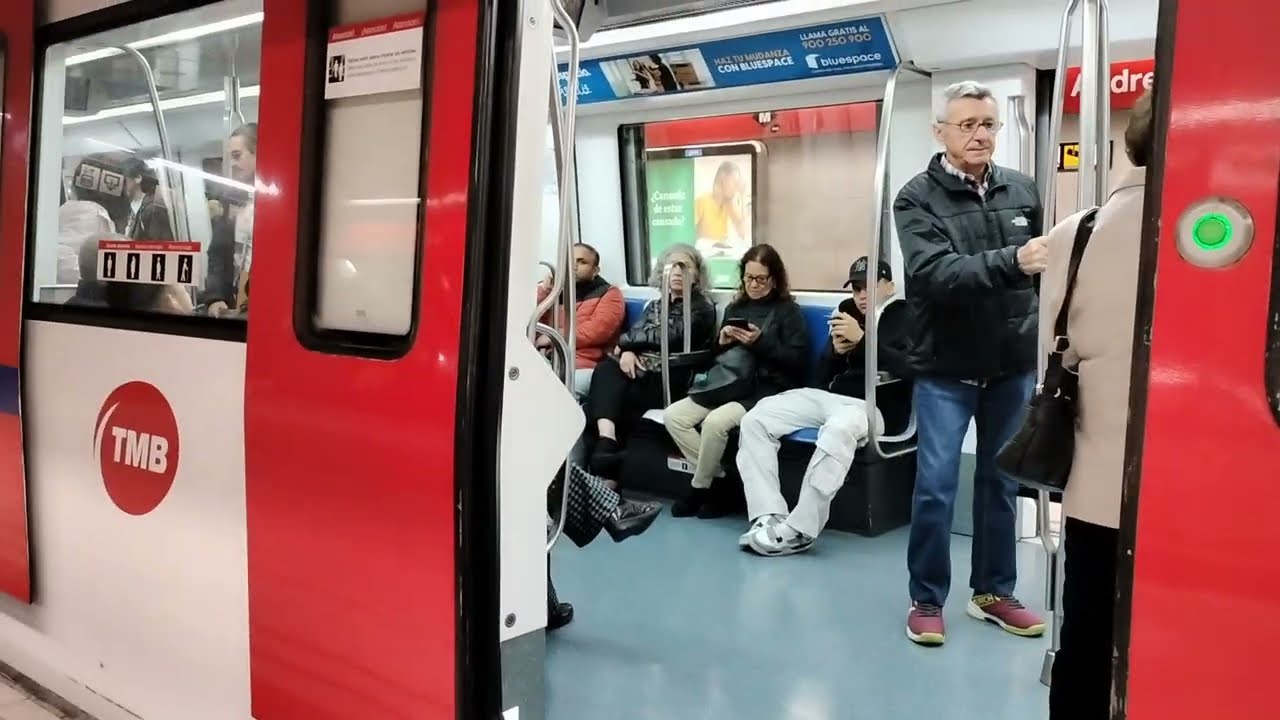 Metro Barcelona L1 Sant Andreu (TMB) 4000 6000 también de 2da generación y 8000