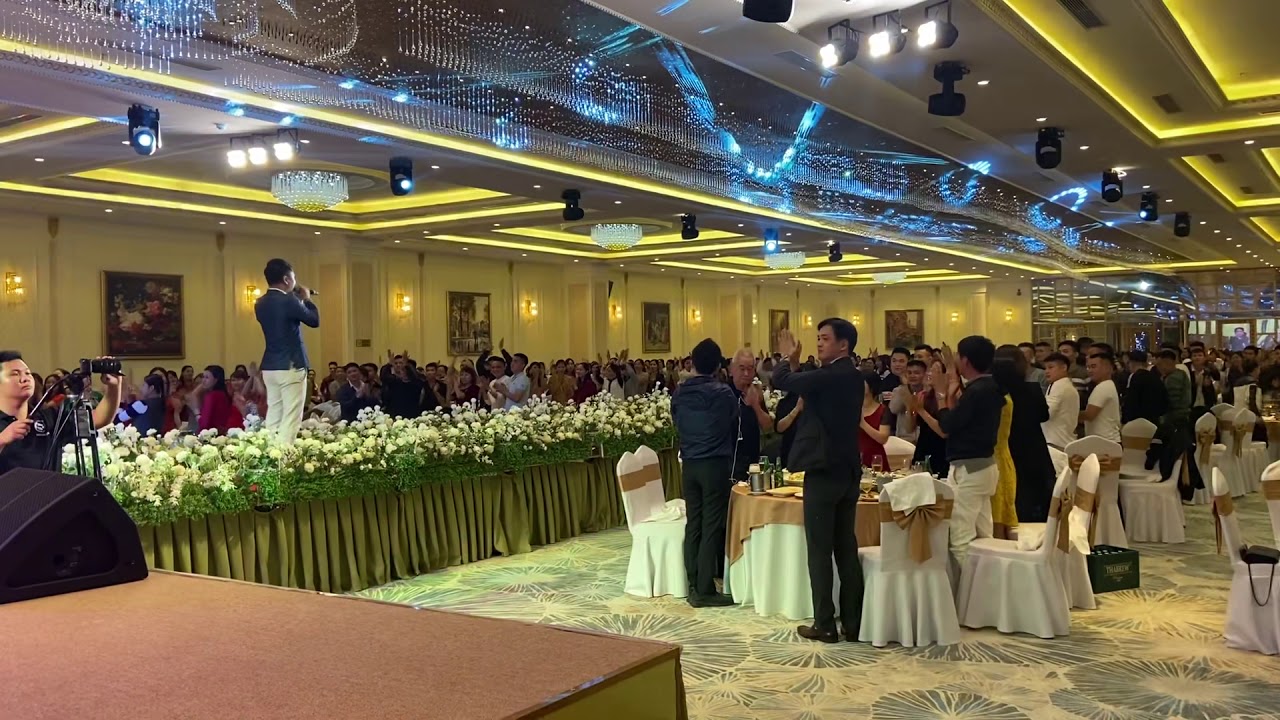 Vỗ cái tay lên đi||Mc Phong Vũ hoạt náo siêu đỉnh