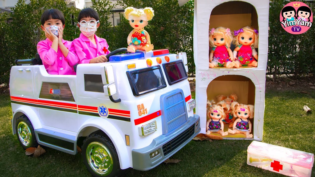 หนูยิ้มหนูแย้ม | ขับรถพยาบาลช่วยเด็ก Pretend play and Ride-on the Ambulance