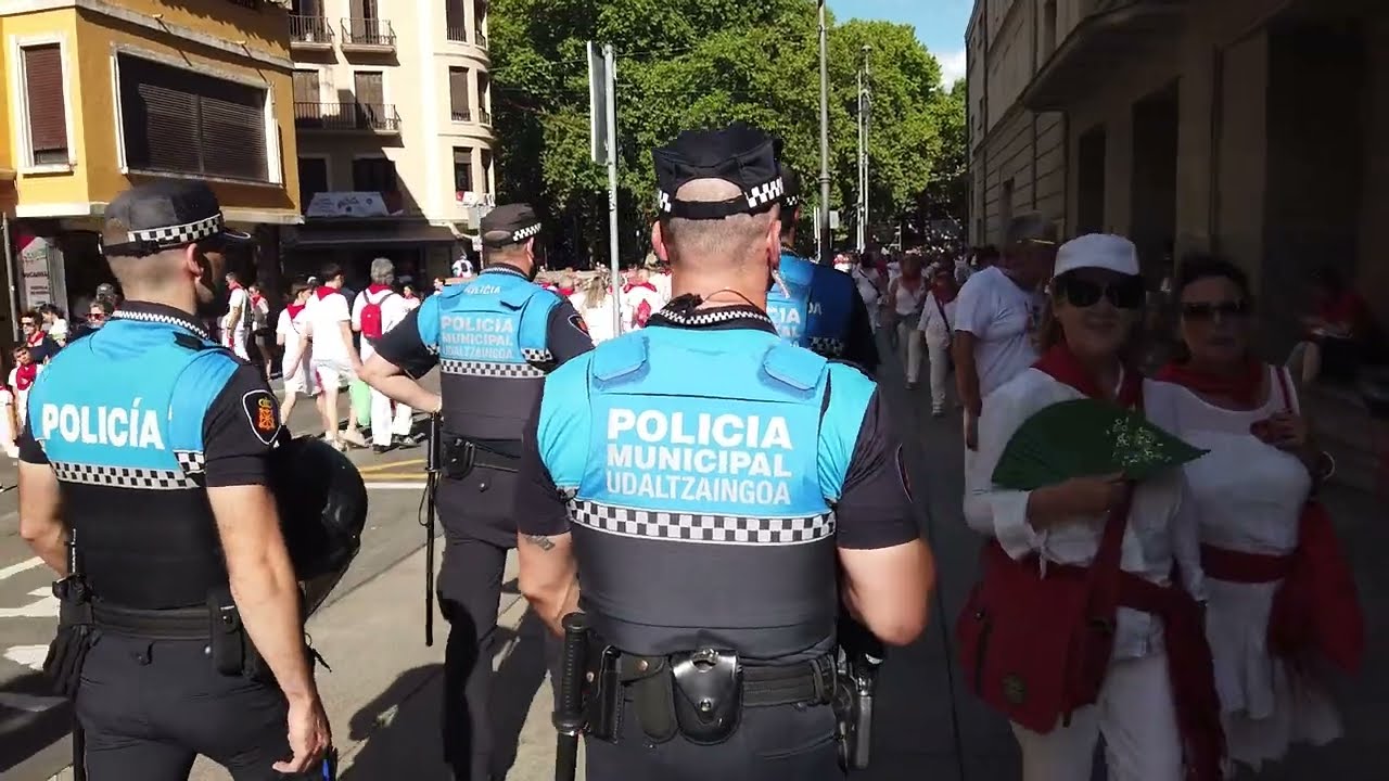 NAVARRA HOY: Policia municipal de Pamplona en #Sanfermines