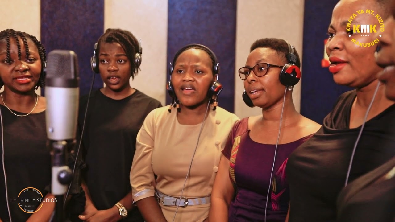 Mt. Kizito Makuburi - Pumziko la amani (Official Music Video)