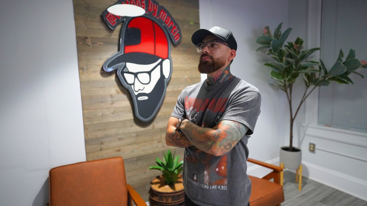 I moved into my NEW TATTOO STUDIO (tour)!